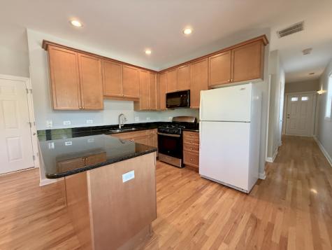 5558 West Edmunds Street Chicago IL 60630