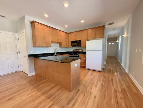 5558 West Edmunds Street Chicago IL 60630