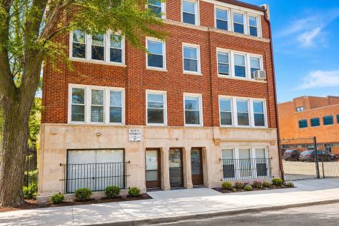1635 West Morse Avenue Chicago IL 60626