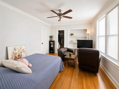 1635 West Morse Avenue Chicago IL 60626
