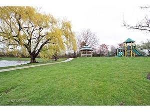304 Creekside Court Vernon Hills IL 60061