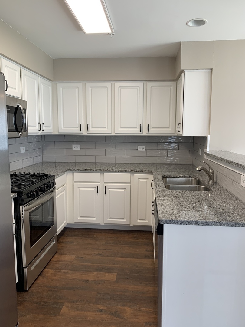 2454 Frost Drive Aurora IL 60503