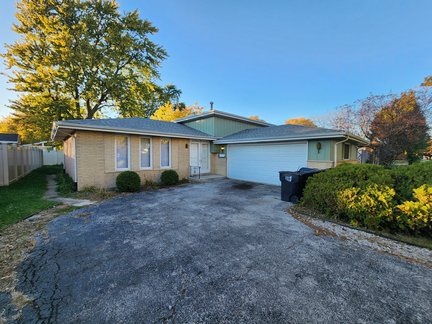 16710 Kenwood Avenue South Holland IL 60473