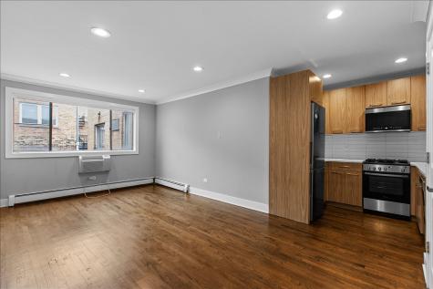 541 West Oakdale Avenue Chicago IL 60657