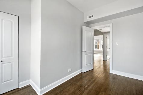 1110 West Glenlake Avenue Chicago IL 60660