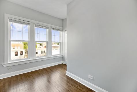 1110 West Glenlake Avenue Chicago IL 60660