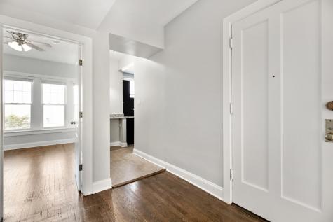 1110 West Glenlake Avenue Chicago IL 60660