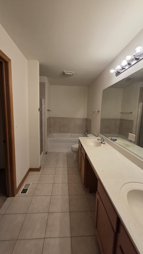 434 Vaughn Circle Aurora IL 60502