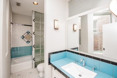 952 North Noble Street Chicago IL 60642
