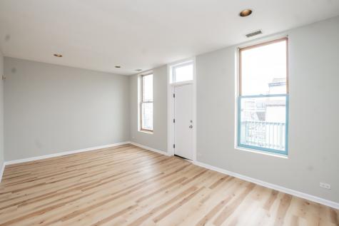 952 North Noble Street Chicago IL 60642
