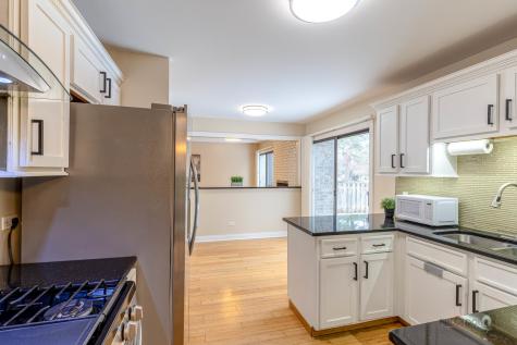 2431 Cobblewood Drive Northbrook IL 60062