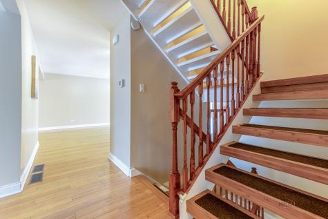 2431 Cobblewood Drive Northbrook IL 60062