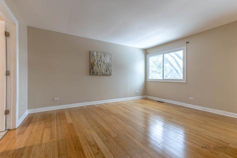 2431 Cobblewood Drive Northbrook IL 60062