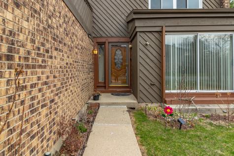 2431 Cobblewood Drive Northbrook IL 60062