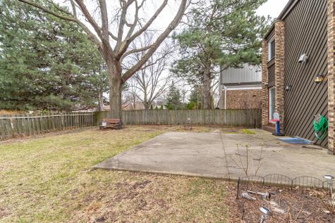 2431 Cobblewood Drive Northbrook IL 60062