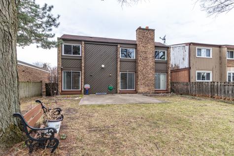 2431 Cobblewood Drive Northbrook IL 60062