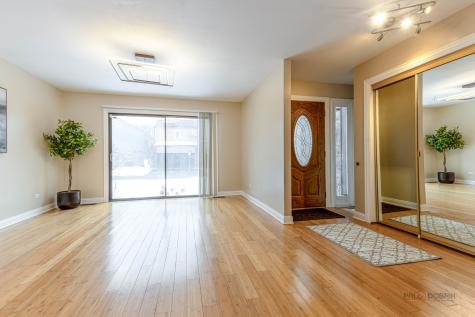 2431 Cobblewood Drive Northbrook IL 60062