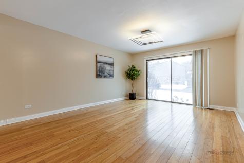 2431 Cobblewood Drive Northbrook IL 60062