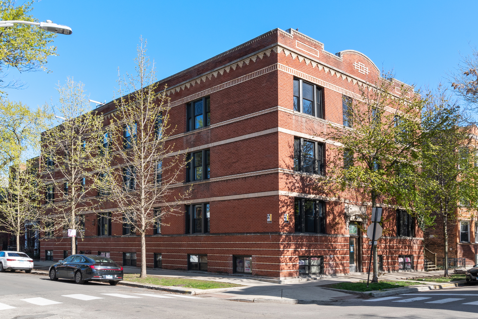 2053 West Iowa Street Chicago IL 60622