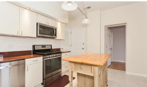 2204 North Clybourn Avenue Chicago IL 60614