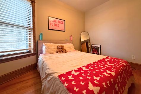 3727 North Lakewood Avenue Chicago IL 60613