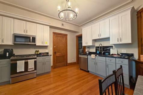 3727 North Lakewood Avenue Chicago IL 60613