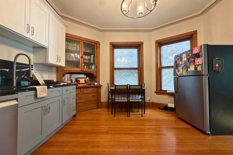 3727 North Lakewood Avenue Chicago IL 60613