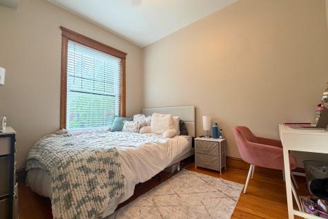 3727 North Lakewood Avenue Chicago IL 60613