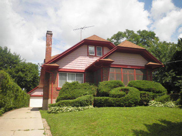 422 South Street Elgin IL 60123