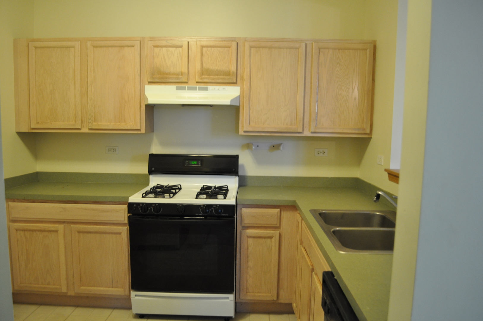 819 Genesee Drive Naperville IL 60563
