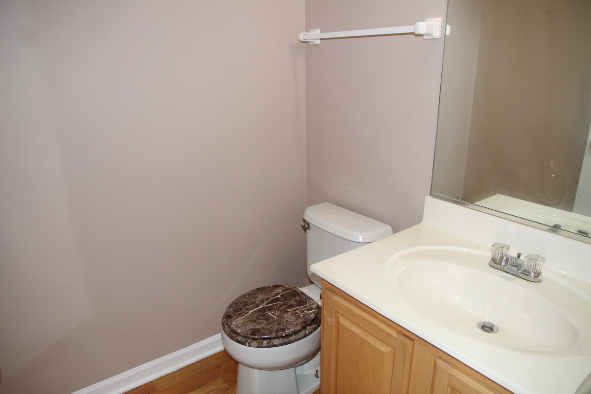 2226 Daybreak Drive Aurora IL 60503