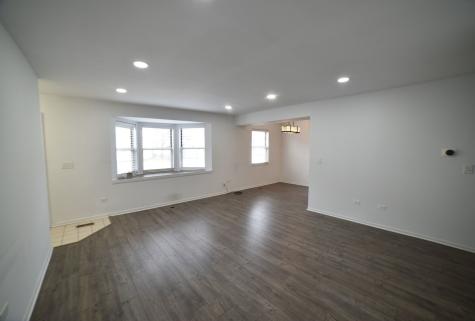 437 North Cambridge Drive Palatine IL 60067