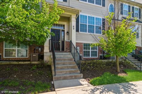 69 Melrose Court South Elgin IL 60177