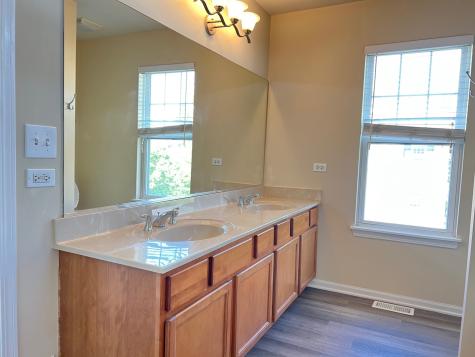 429 North Commerce Street Aurora IL 60504