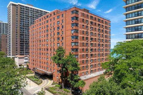 5815 North Sheridan Road Chicago IL 60660
