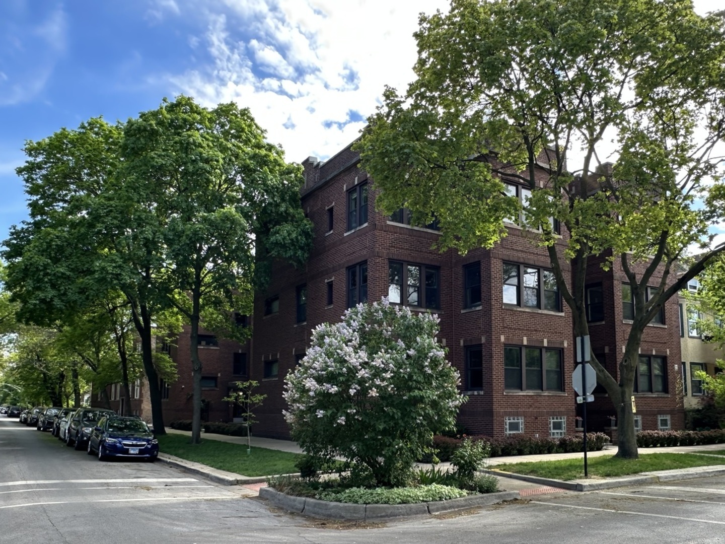 4616 North Sacramento Avenue Chicago IL 60625