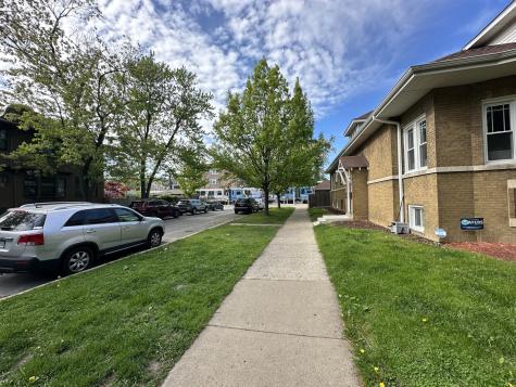4616 North Sacramento Avenue Chicago IL 60625