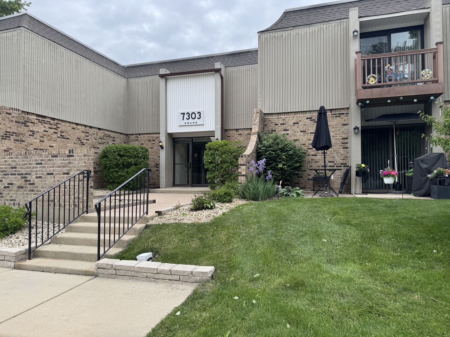 7303 Grand Avenue Downers Grove IL 60516