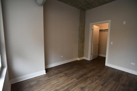 3833 North Broadway Street Chicago IL 60613