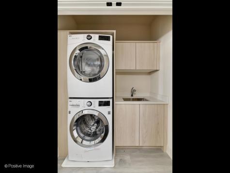 6911 North Western Avenue Chicago IL 60645