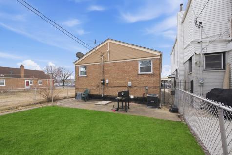 4605 South Laramie Avenue Chicago IL 60638