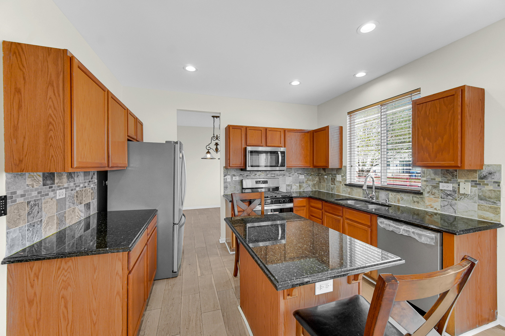1998 Conway Lane Aurora IL 60503
