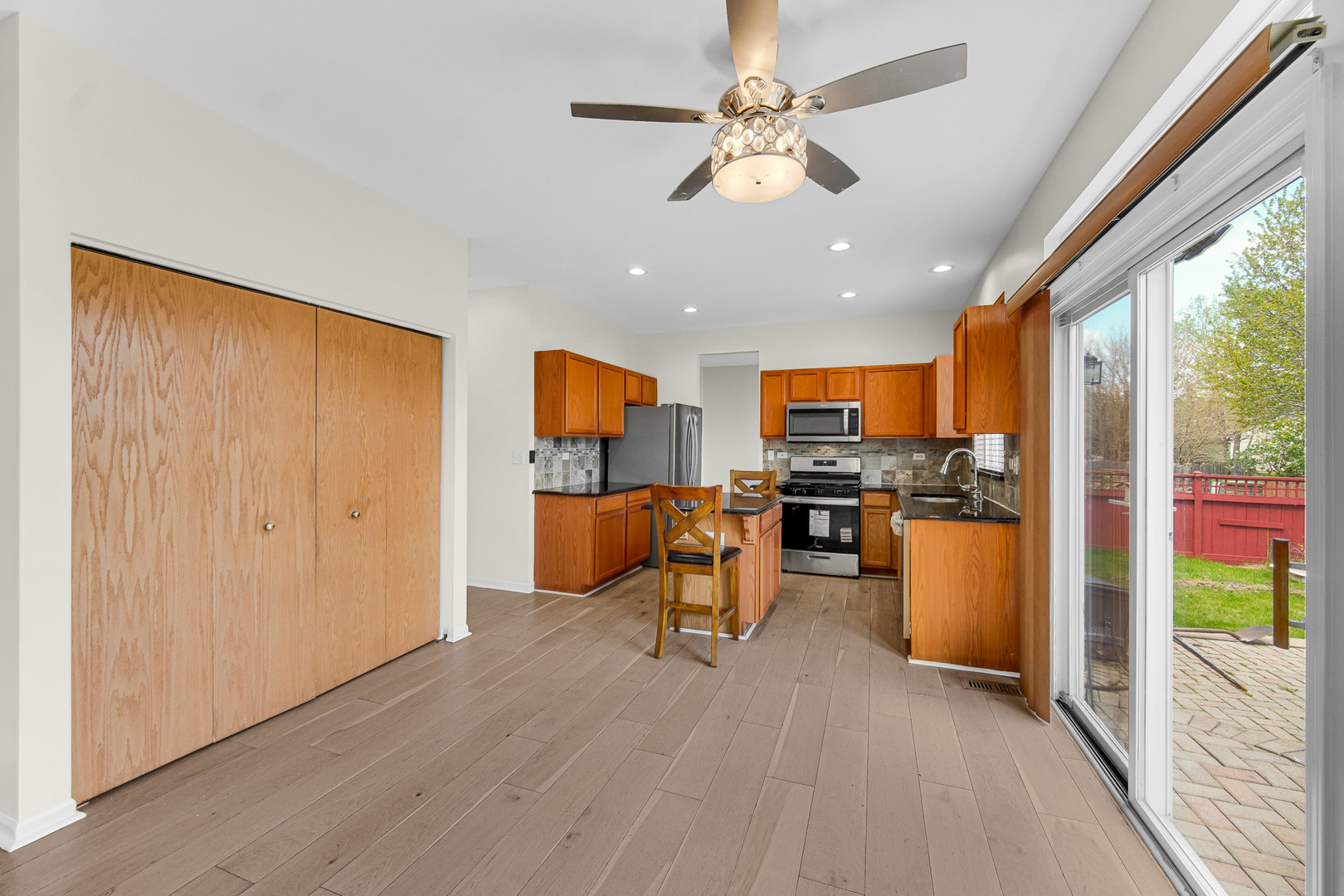 1998 Conway Lane Aurora IL 60503