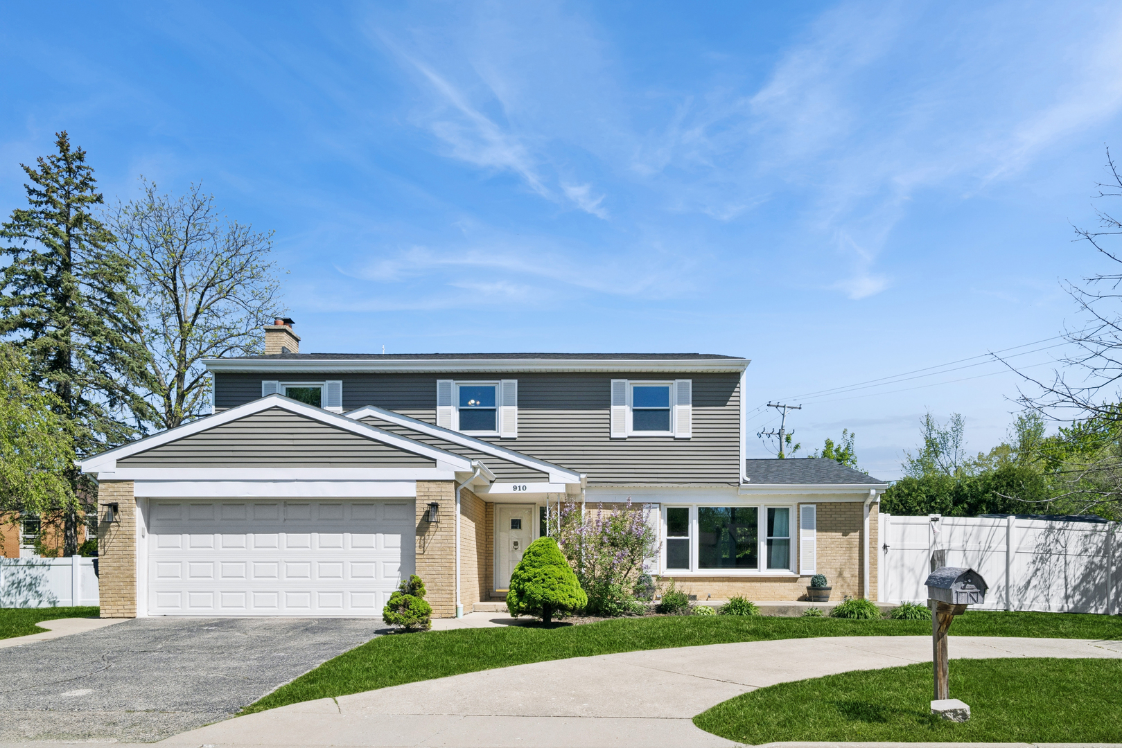 910 Birch Court Deerfield IL 60015