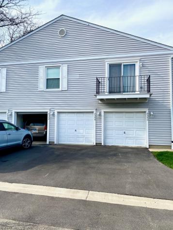 2346 Old Kings Court Schaumburg IL 60194