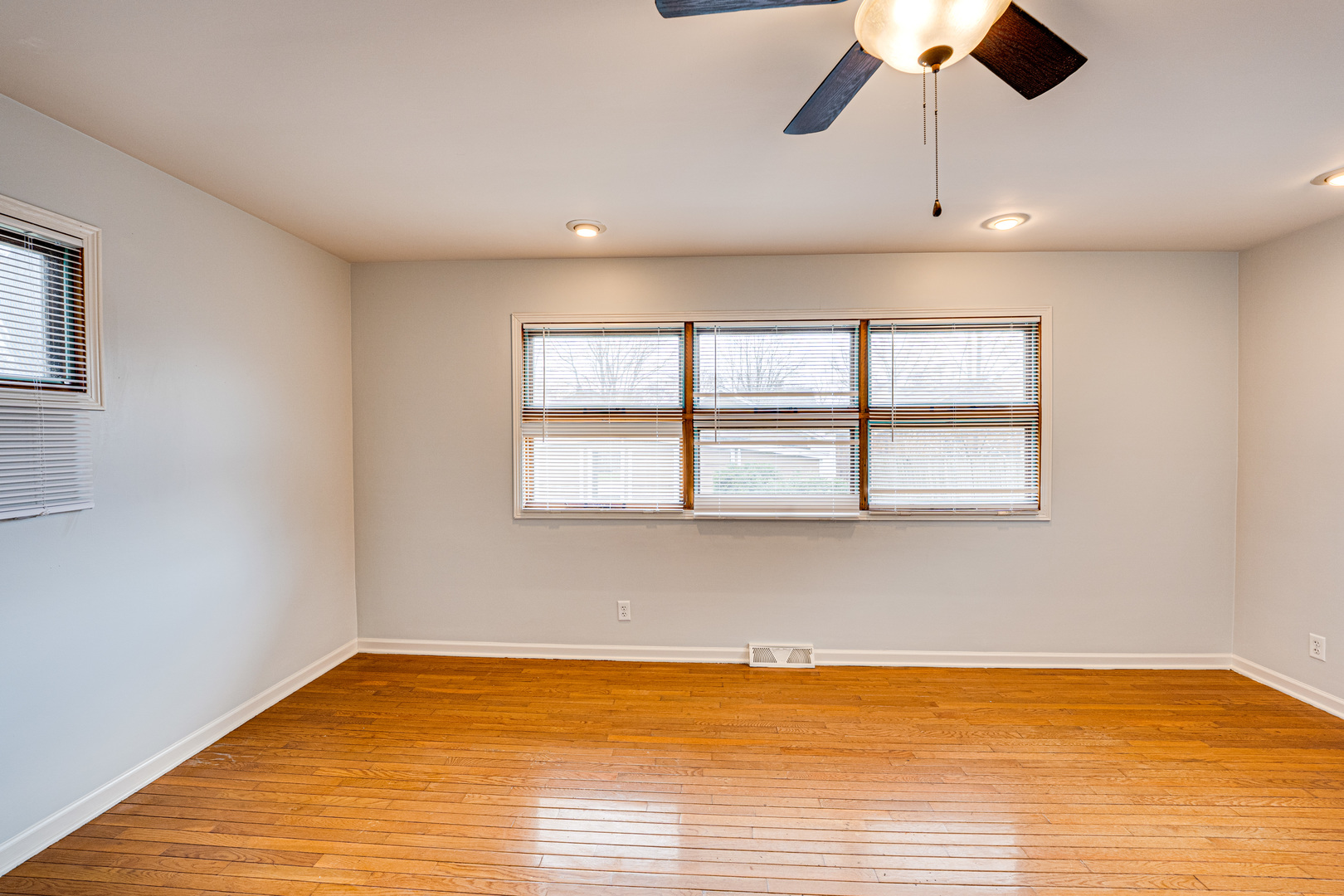 714 Sexton Street Aurora IL 60505