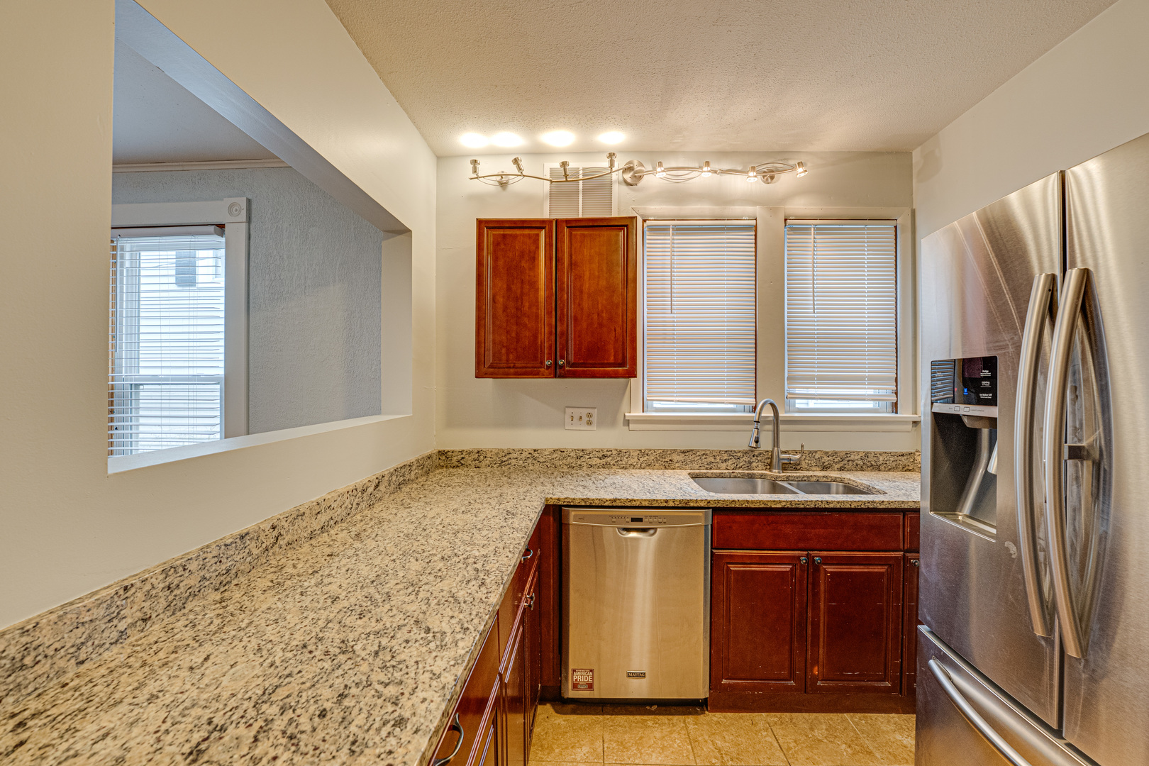 714 Sexton Street Aurora IL 60505