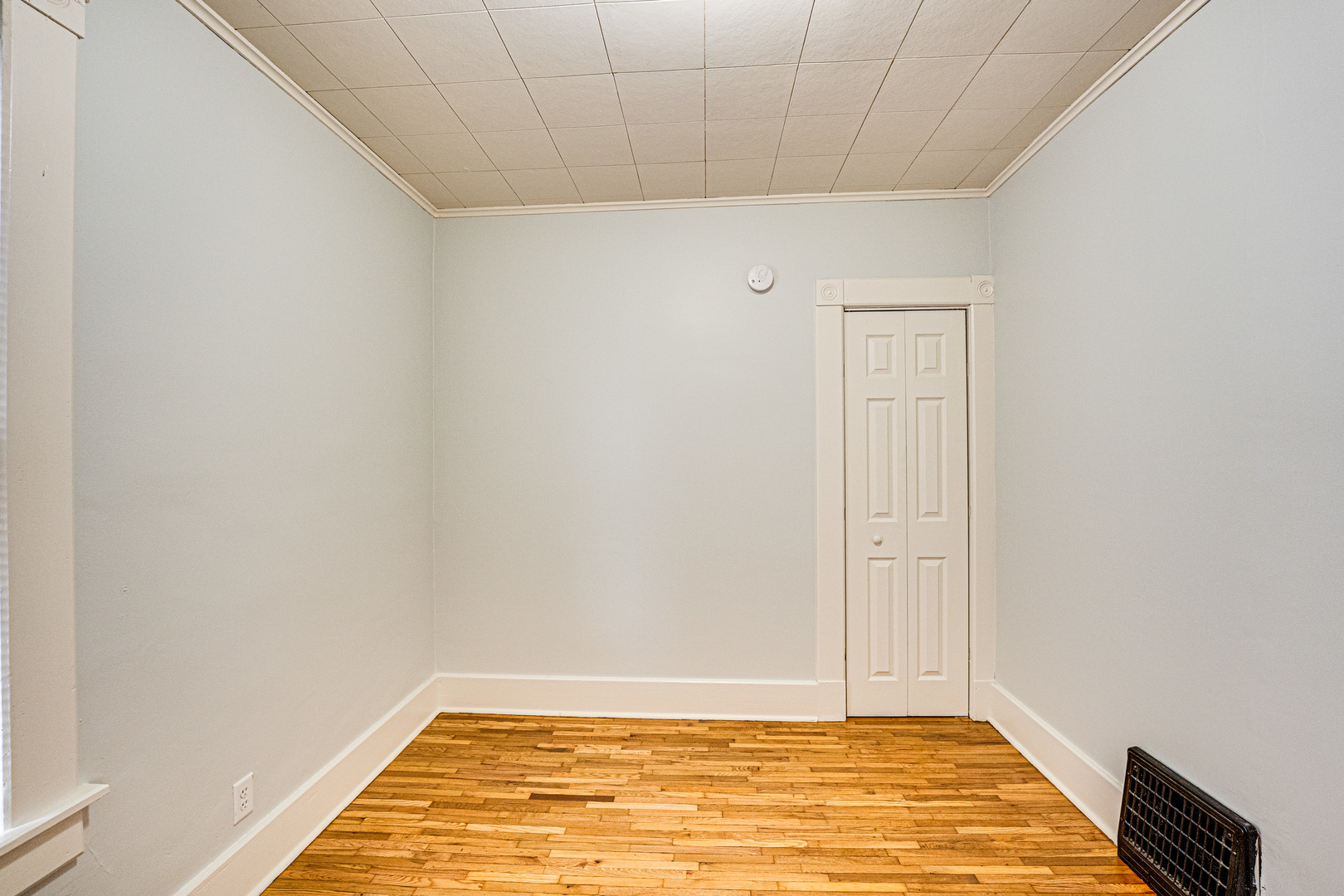 714 Sexton Street Aurora IL 60505