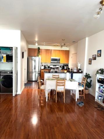 757 West 14th Place Chicago IL 60607