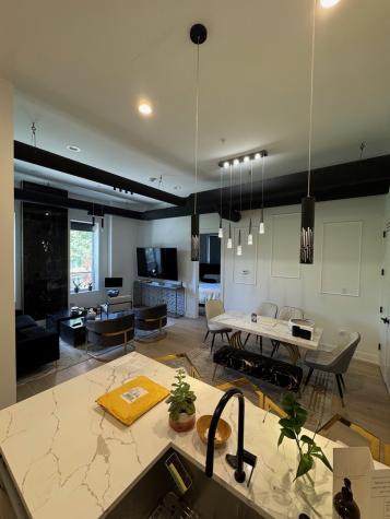 77 West Chestnut Street Chicago IL 60610